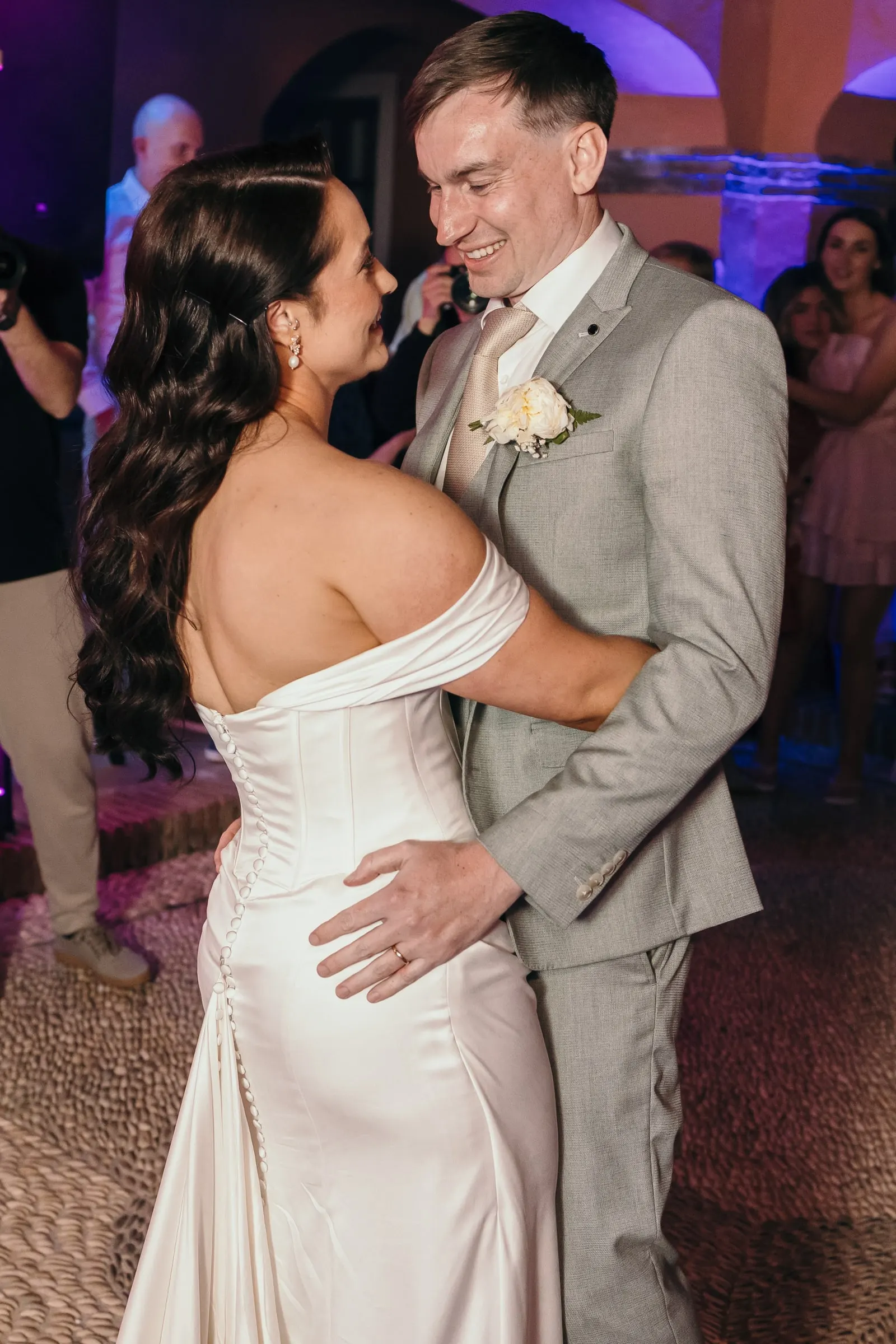 Bride and groom in their first dance in the courtyard, Hacienda San José